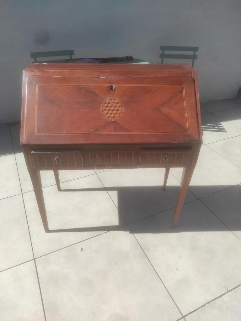 Bureau, oud, midden twintigste eeuw, Enlèvement