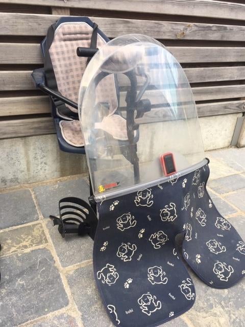 fietszitje VOORAAN voor tot 15kg met scherm  29€, Fietsen en Brommers, Fietsaccessoires | Fietsstoeltjes, Ophalen, Zo goed als nieuw