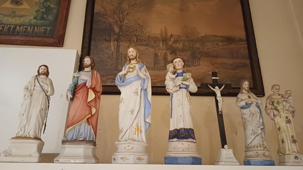 SET Heligenbeeldjes te Nieuwmoer, Ophalen