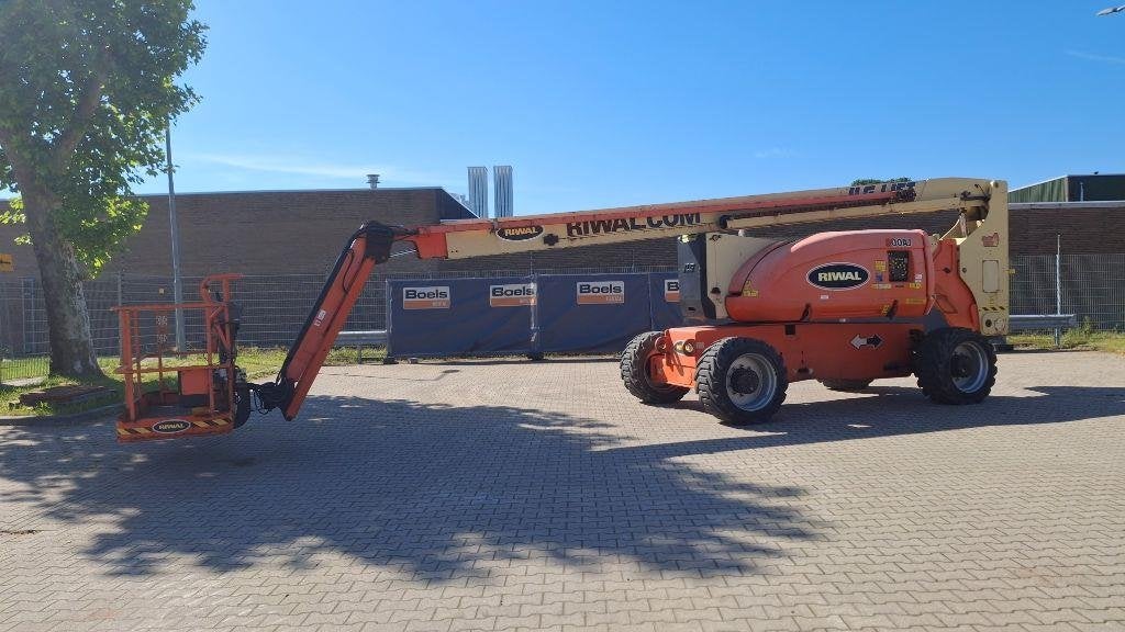 JLG 800AJG