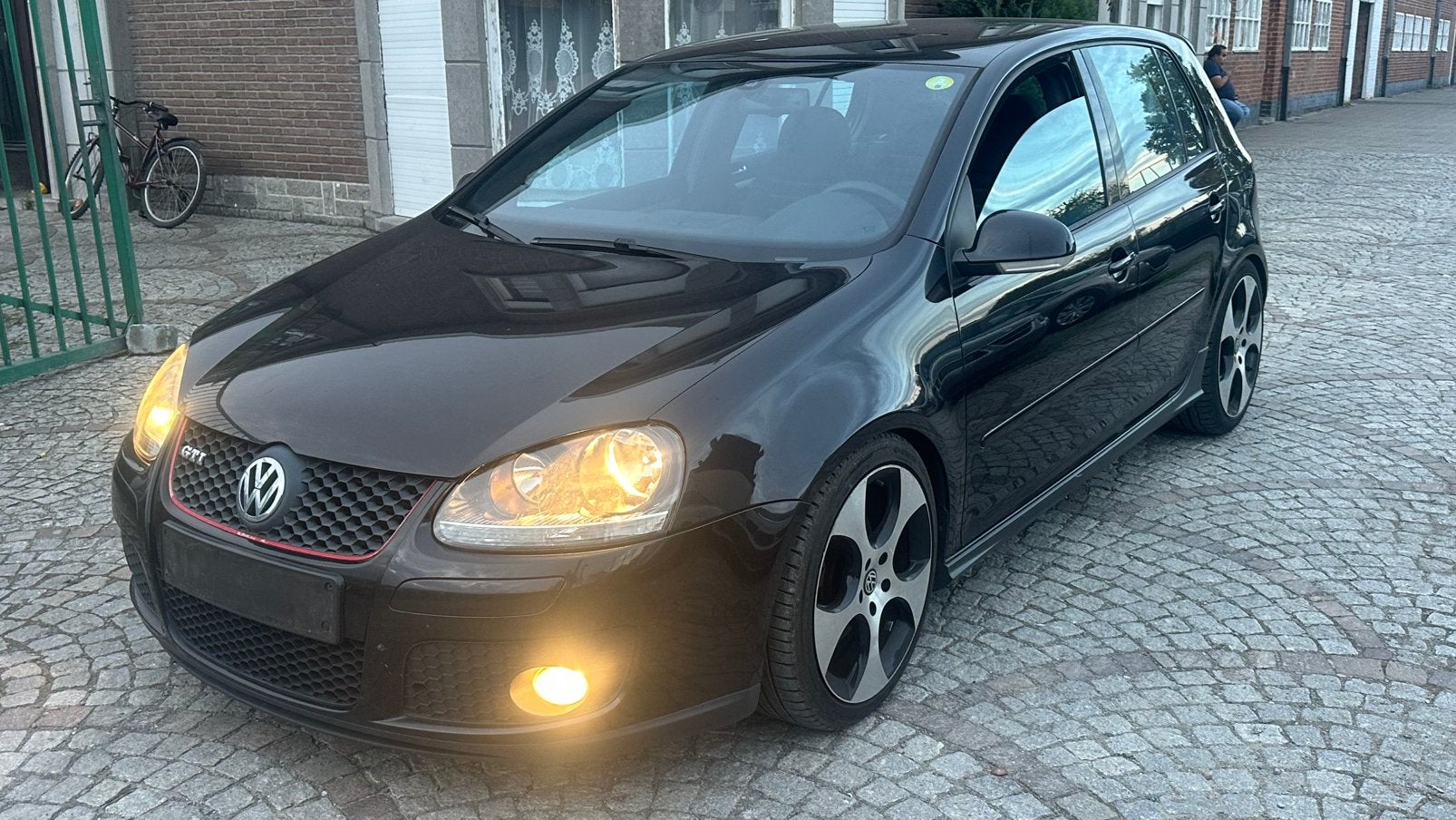 VOLKSWAGEN GOLF GTI 2.0 benzine automaat 260 pk, Auto's, Automaat, Stof, Zwart, 4 cilinders