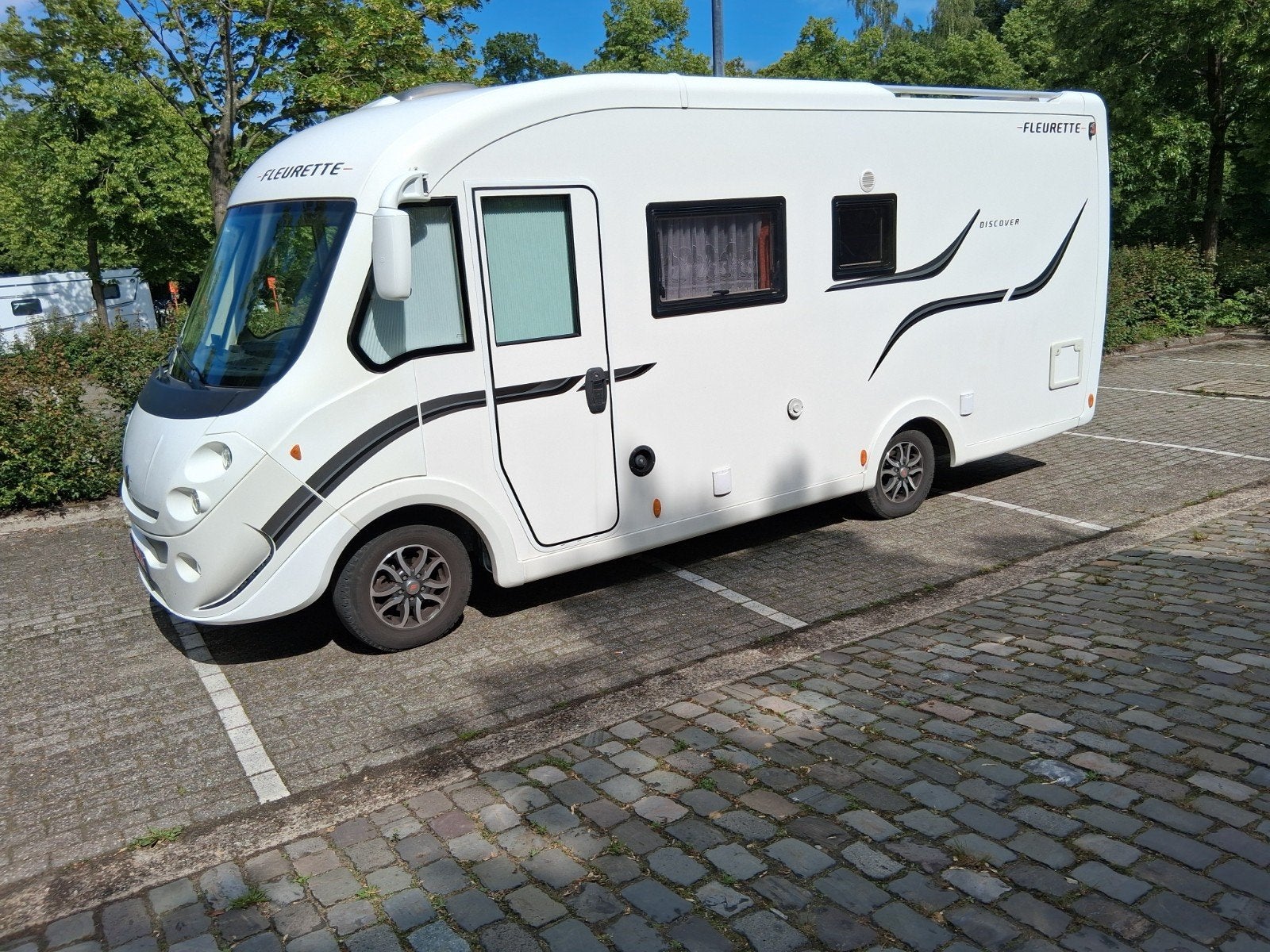 Fleurette 2019, Caravans en Kamperen, Particulier, Schotel