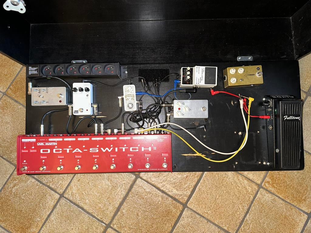 Pedalboard complet, Muziek en Instrumenten, Ophalen, Zo goed als nieuw, Chorus