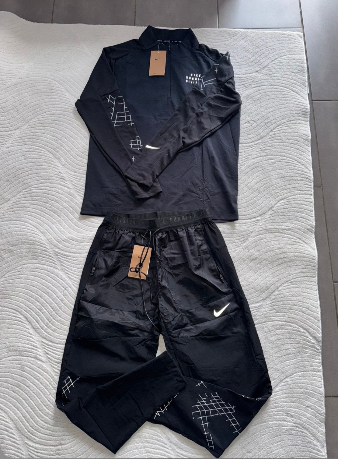 Ensemble nike runing, Enlèvement, Comme neuf