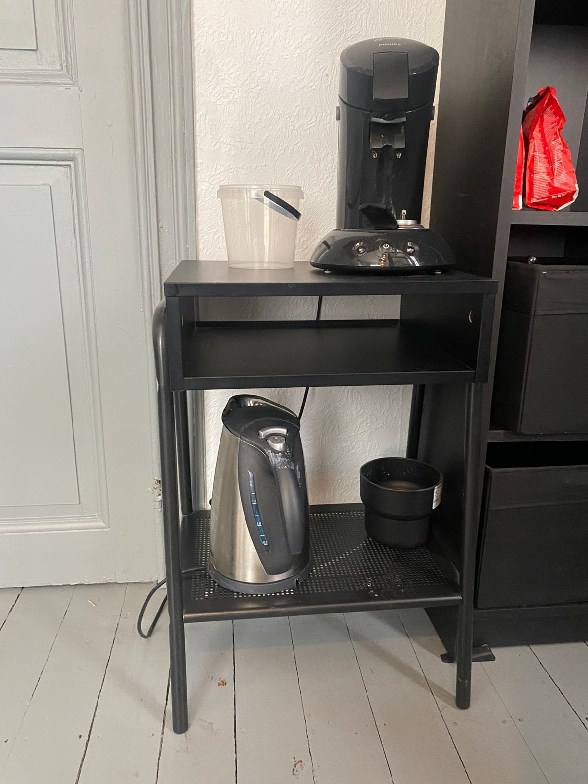 Zwart tafeltje, Huis en Inrichting, Ophalen, Zo goed als nieuw