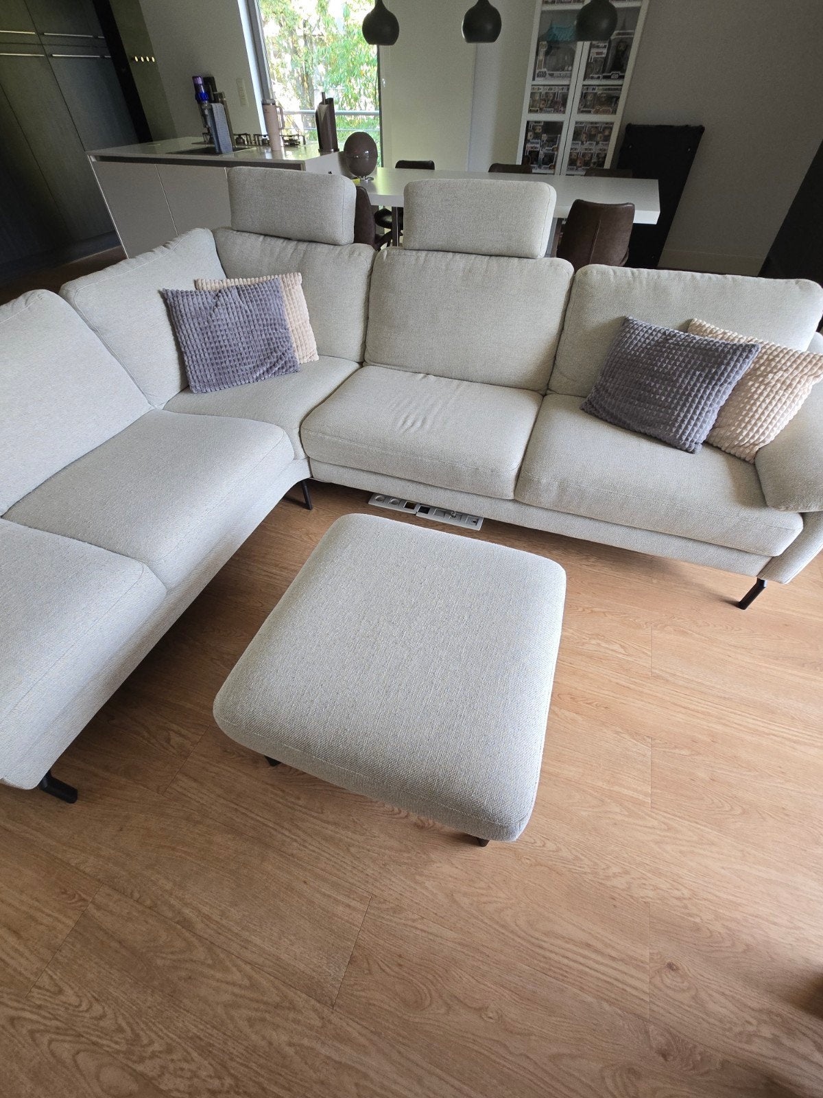 hoeksalon 2m73 op 2m23 stof creme 5 jaar oud, Ophalen, Stof