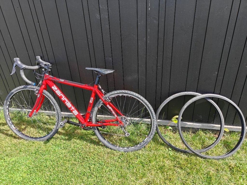 Zannata Z15 koersfiets kind 26"- mét pedalen en extra banden, Fietsen en Brommers, Gebruikt, Velgrem, Versnellingen, Zannata