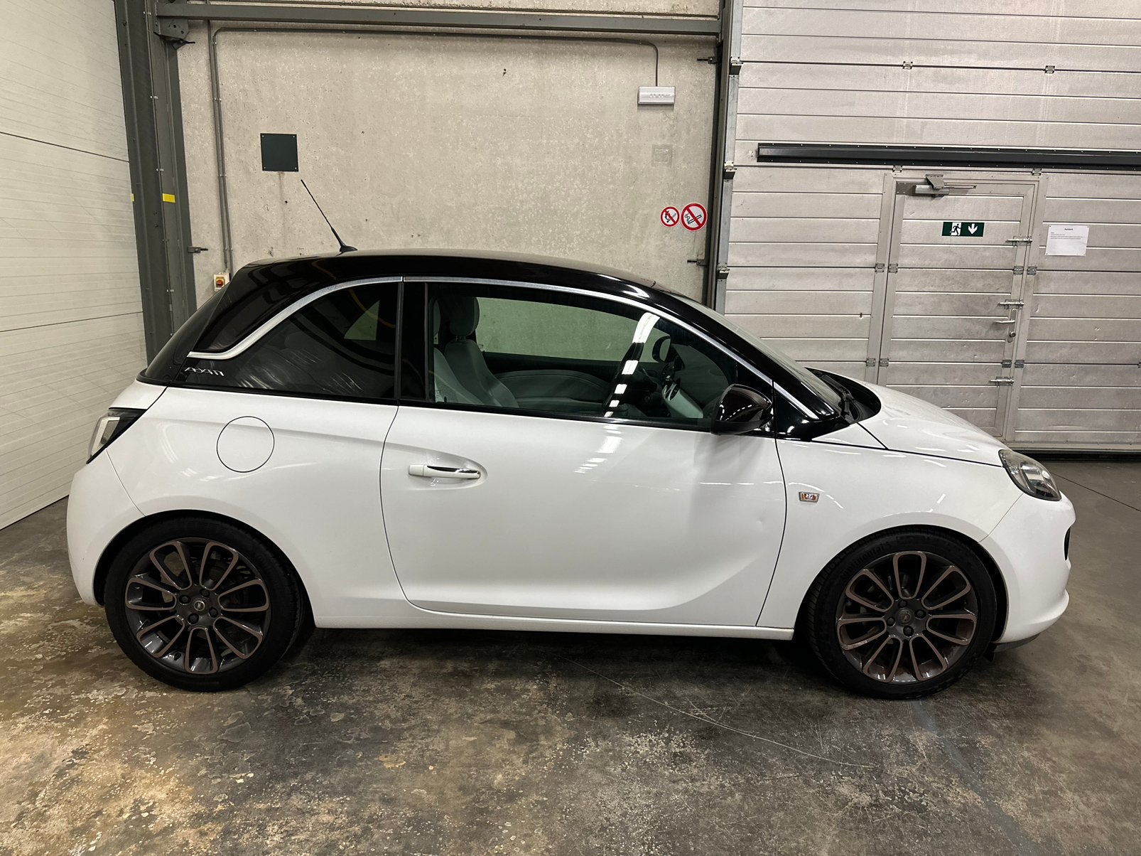 Opel Adam 1.2i| CRUISE, BLEUTOOTH,.., Auto's, Voorwielaandrijving, 1229 cc, https://public.car-pass.be/vhr/35a90ad7-71fe-4d5c-a0f9-64918ce20462