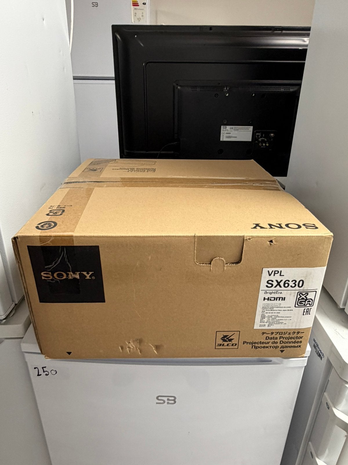 Sony VPL-SX630 Ultra Short Throw Beamer Nieuw In De Doos, Neuf, Enlèvement ou Envoi, LCD, Sony