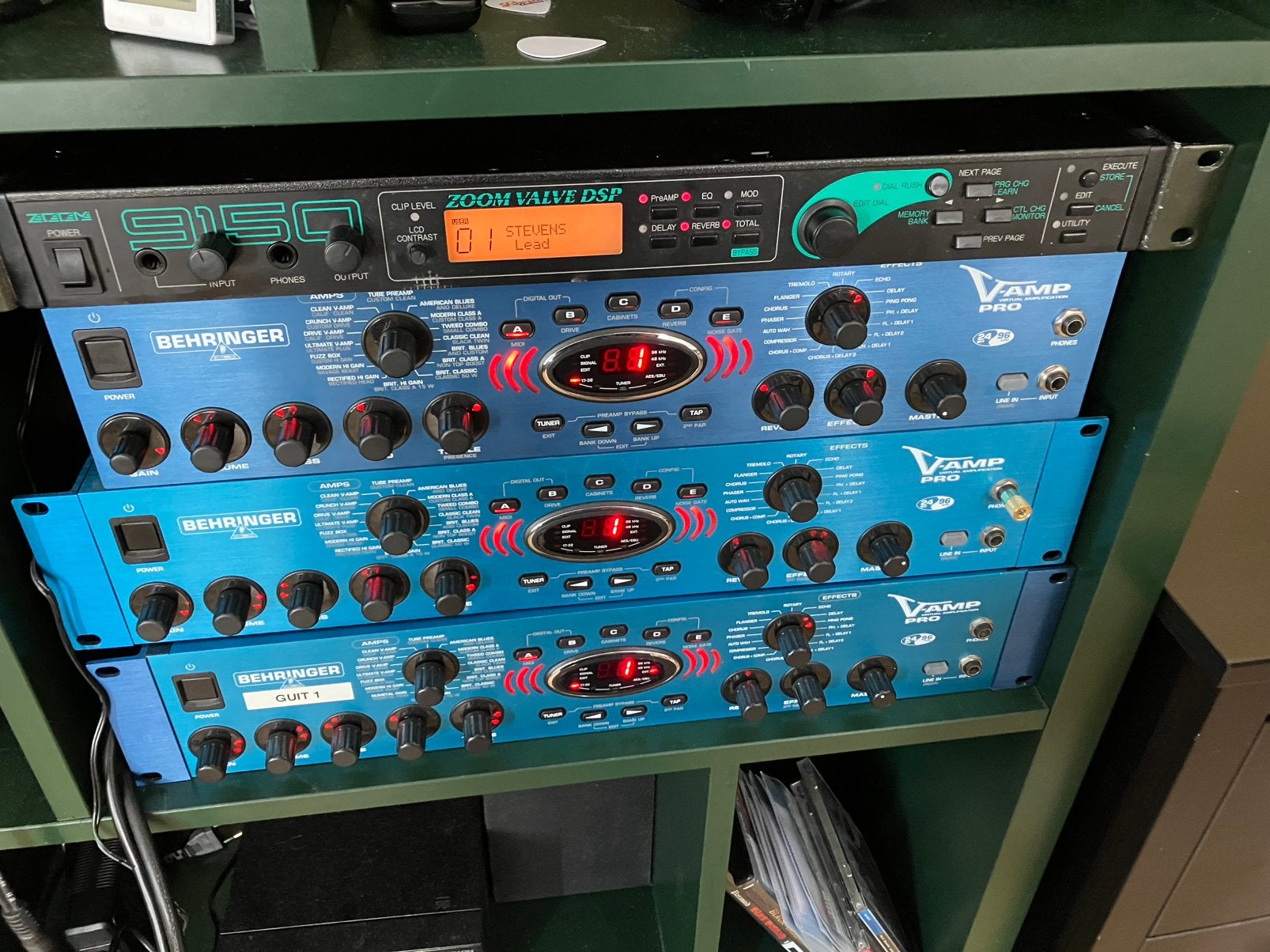 V amp Pro Behringer, Musique & Instruments, Effets, Comme neuf, Multi-effet, Enlèvement ou Envoi