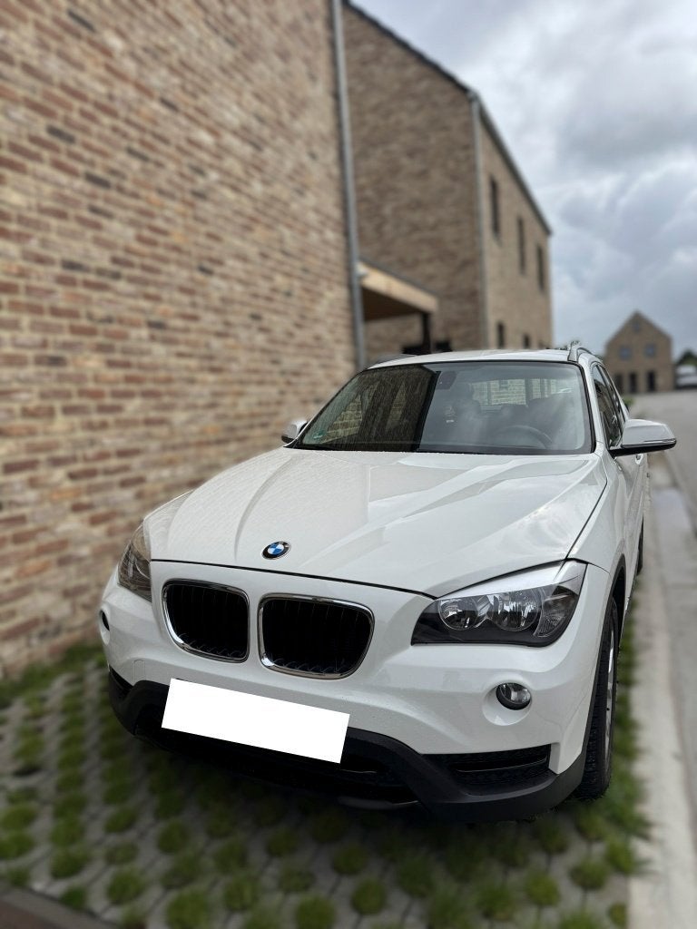 BMW X1 sDrive16D – 2014 – 209.000 km – €6.850, Auto's, X1, Euro 5, Zwart, Wit