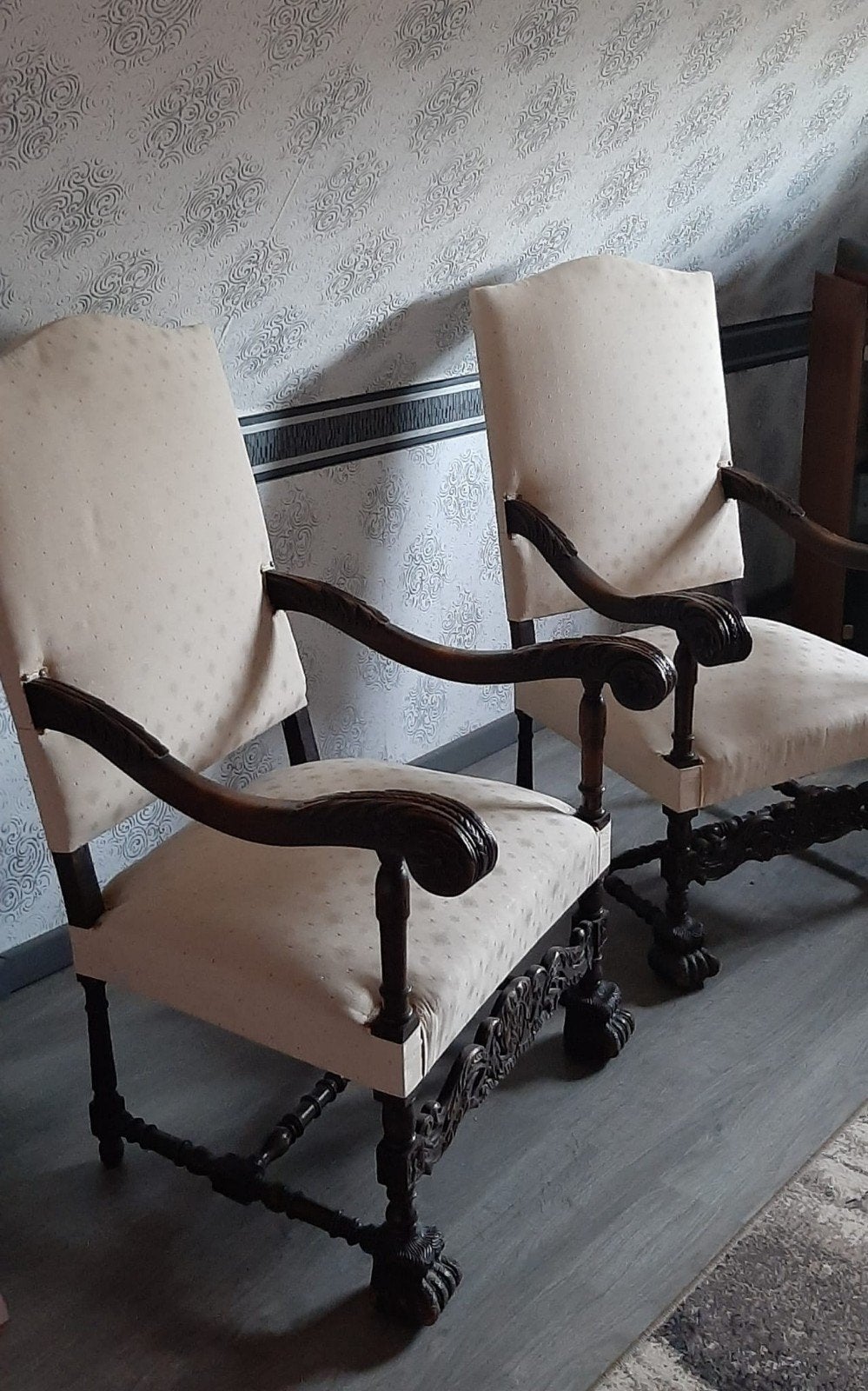 Fauteuils (la paire), Enlèvement