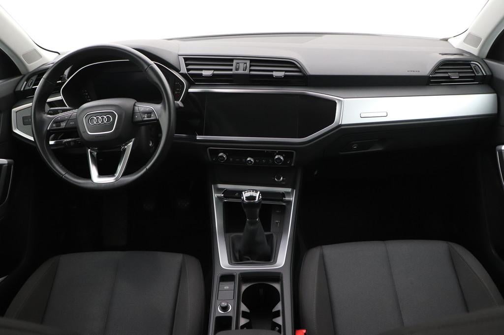 (1YEP484) AUDI Q3, Voorwielaandrijving, Stof, 110 kW, Zwart