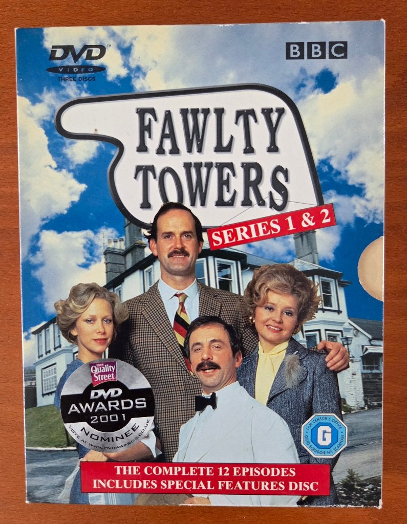 Fawlty Towers serie 1 & 2 Dvd box zgan, CD & DVD, DVD | Comédie, Français, Suppléments, Enlèvement ou Envoi, Anglais