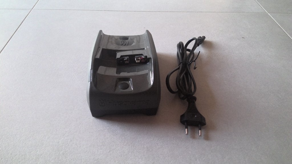 Chargeur batterie Husqvarna, Tuin en Terras, Hand-tuingereedschap, Ophalen, Zo goed als nieuw, Overige soorten, Husqvarna