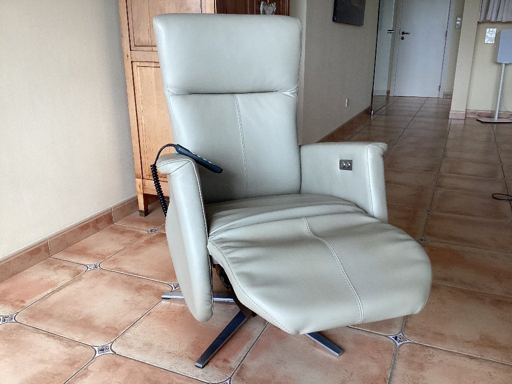 Chaise debout électrique proéminente Toscana SMAL (ZGAN), Maison & Meubles, Enlèvement, Comme neuf, Cuir, Hukla Himolla Medilax revilax zero gravity