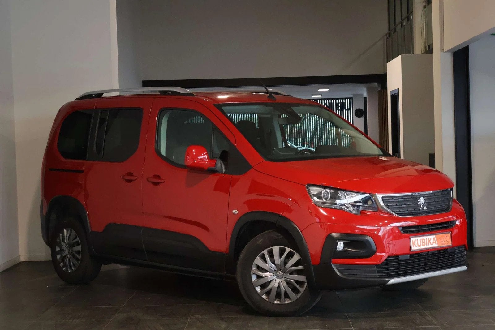Peugeot Rifter Rifter 1.2 PureTech ParkS Navi CruiseC Garant, Autos, Peugeot, Rouge, Achat, Euro 6, Entreprise