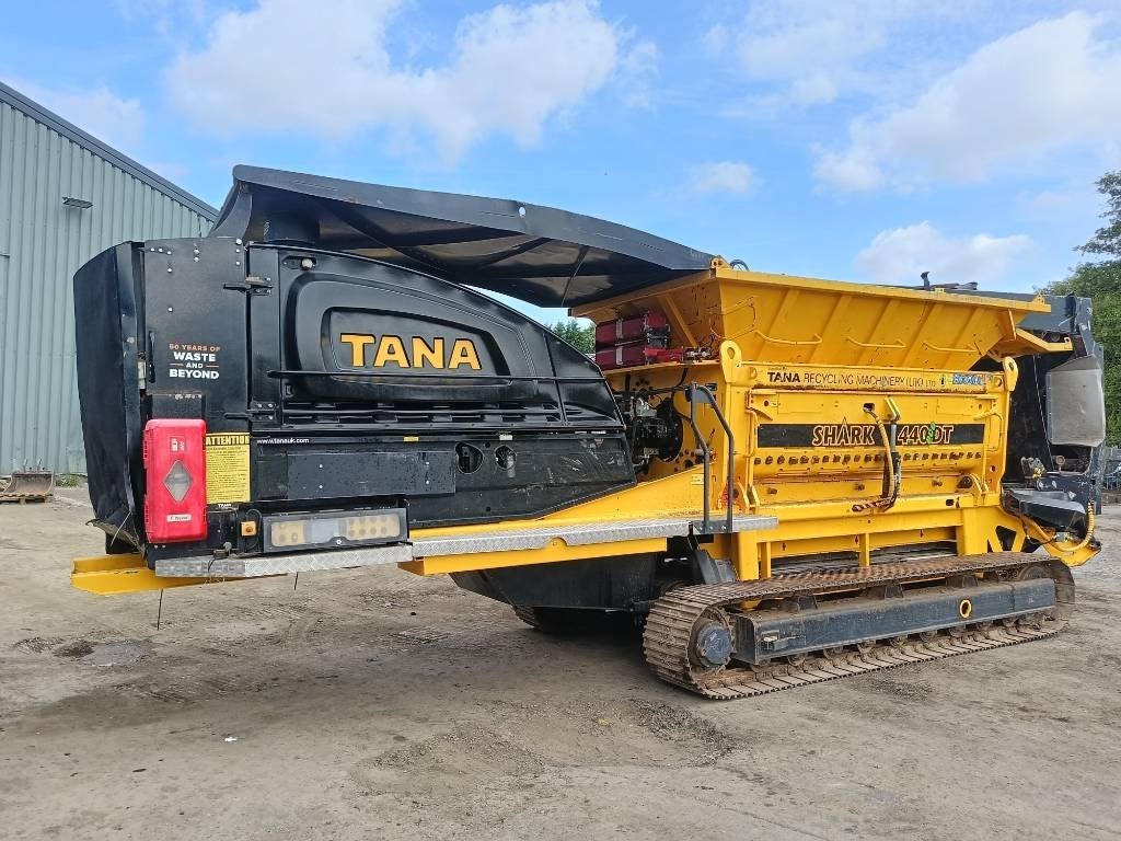 Tana Shark 440 DT Eco shredder wood remote radio (bj 2021)