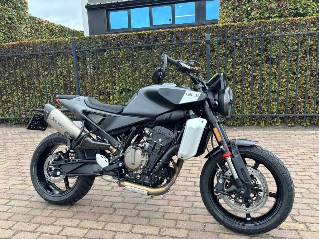Husqvarna Svartpilen 801  """akrapovic""", Motoren, 2 cilinders, 801 cc, Motorrijbewijs A, Bedrijf