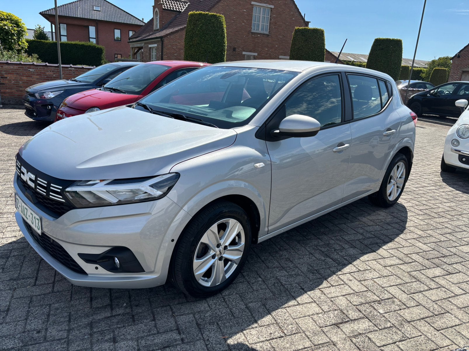 Dacia Sandero automaat airco aut. Pdc v+a met camera enz, Autos, Dacia, Argent ou Gris, Achat, Euro 6, Entreprise