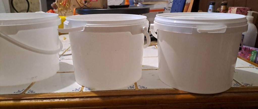 sceau alimentaire de 2l avec couvercle, Enlèvement, Comme neuf, Blanc, Récipient ou Bol