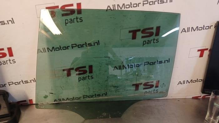 Vitre portière 4portes arrière gauche d'un Volkswagen Golf, Autos : Pièces & Accessoires, Volkswagen, -, 3 mois de garantie, Utilisé