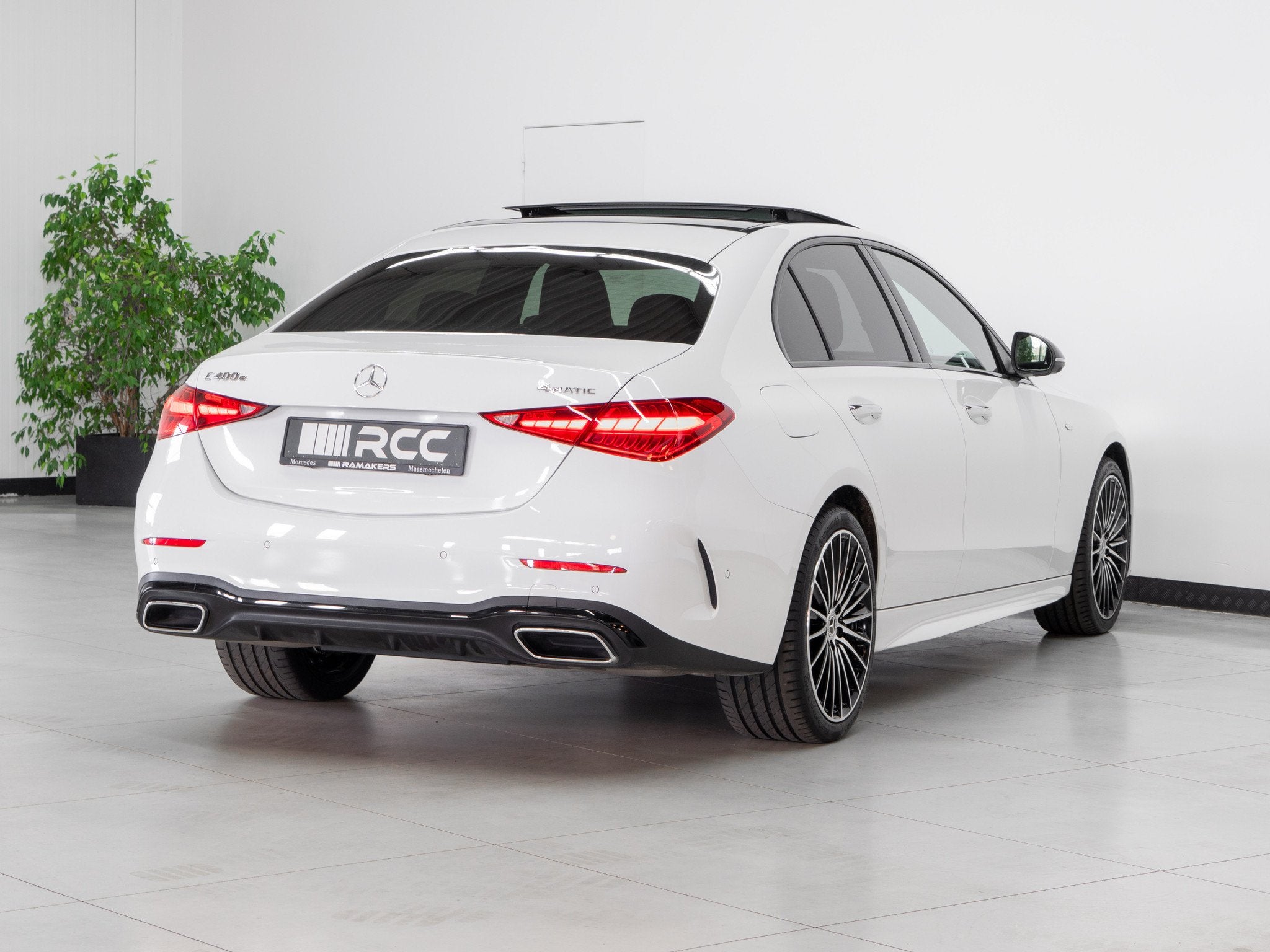 Mercedes-Benz C-Klasse 400 e 4MATIC AMG Night 19" PANO Head-, Autos, Achat, 15 g/km, 4 portes, Entreprise