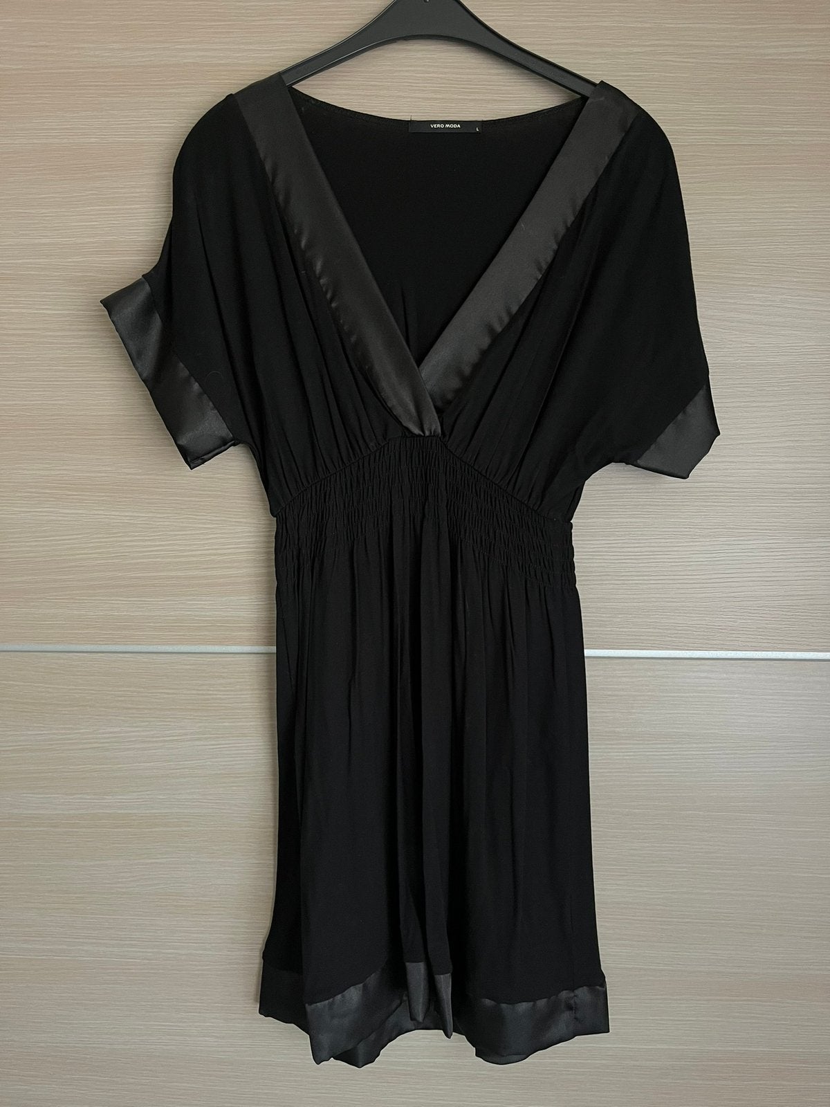 Zwarte korte jurk Vero Moda - maat L, Kleding | Dames, Ophalen of Verzenden, Zo goed als nieuw, Maat 42/44 (L), Zwart