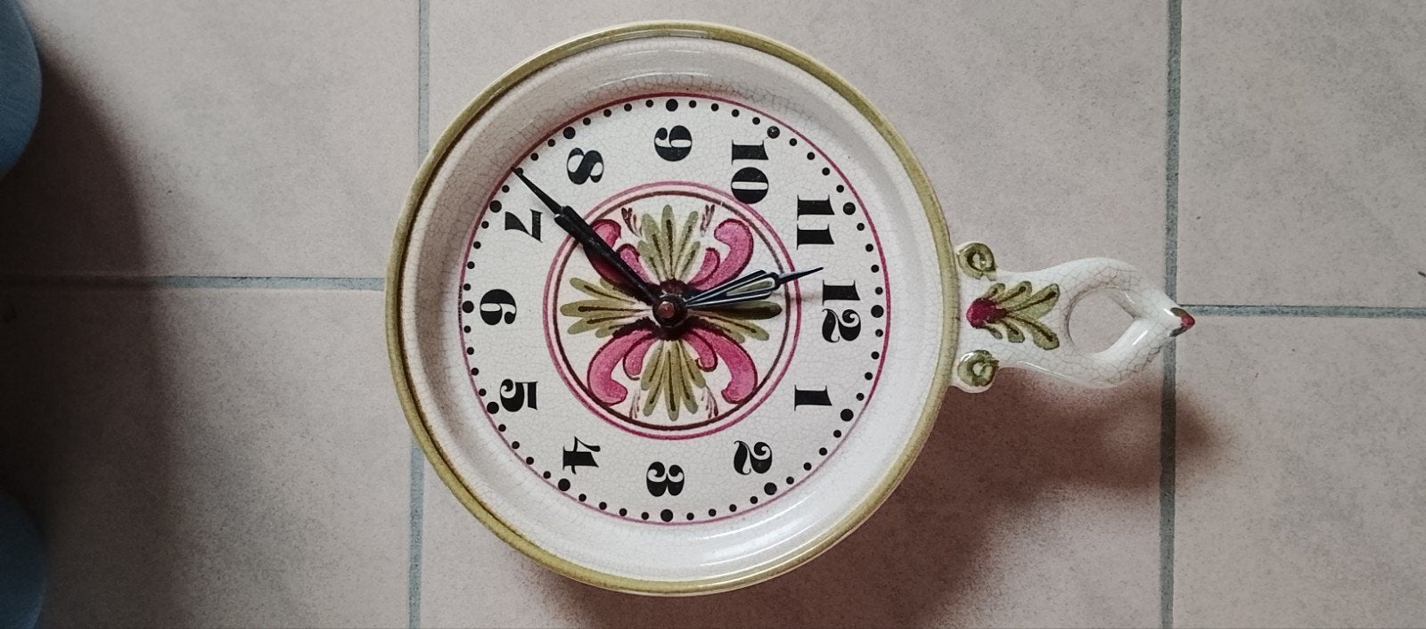 Horloge murale en faience, Enlèvement ou Envoi