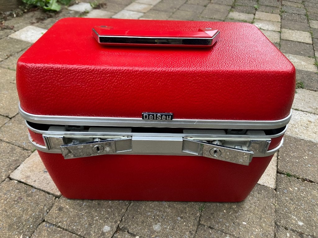 Vintage rode beautycase DelSey, Ophalen of Verzenden, Gebruikt, Rood