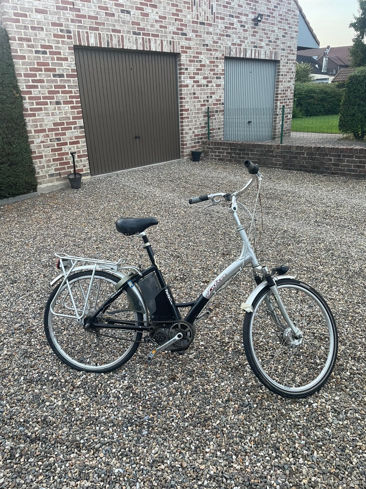Retro Elektrische Dames fiets Giant Small, Fietsen en Brommers, Elektrische fietsen, Ophalen, Zo goed als nieuw, Giant