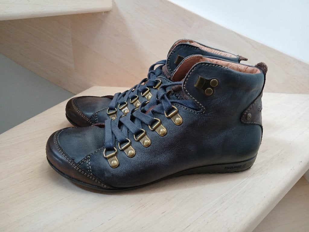 Pikolinos boots, Kleding | Dames, Schoenen, Bruin, Lage of Enkellaarzen, Ophalen of Verzenden, Zo goed als nieuw