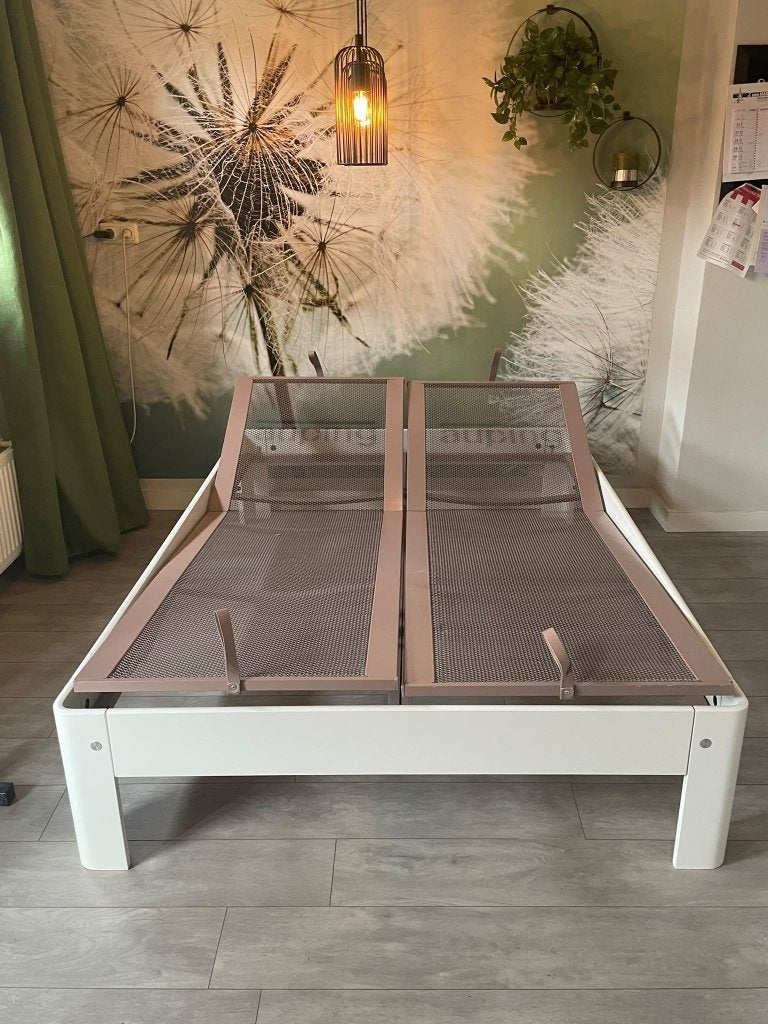 Auping Auronde 140x200x41cm wit 2x70cm spiralen, Ophalen, Wit