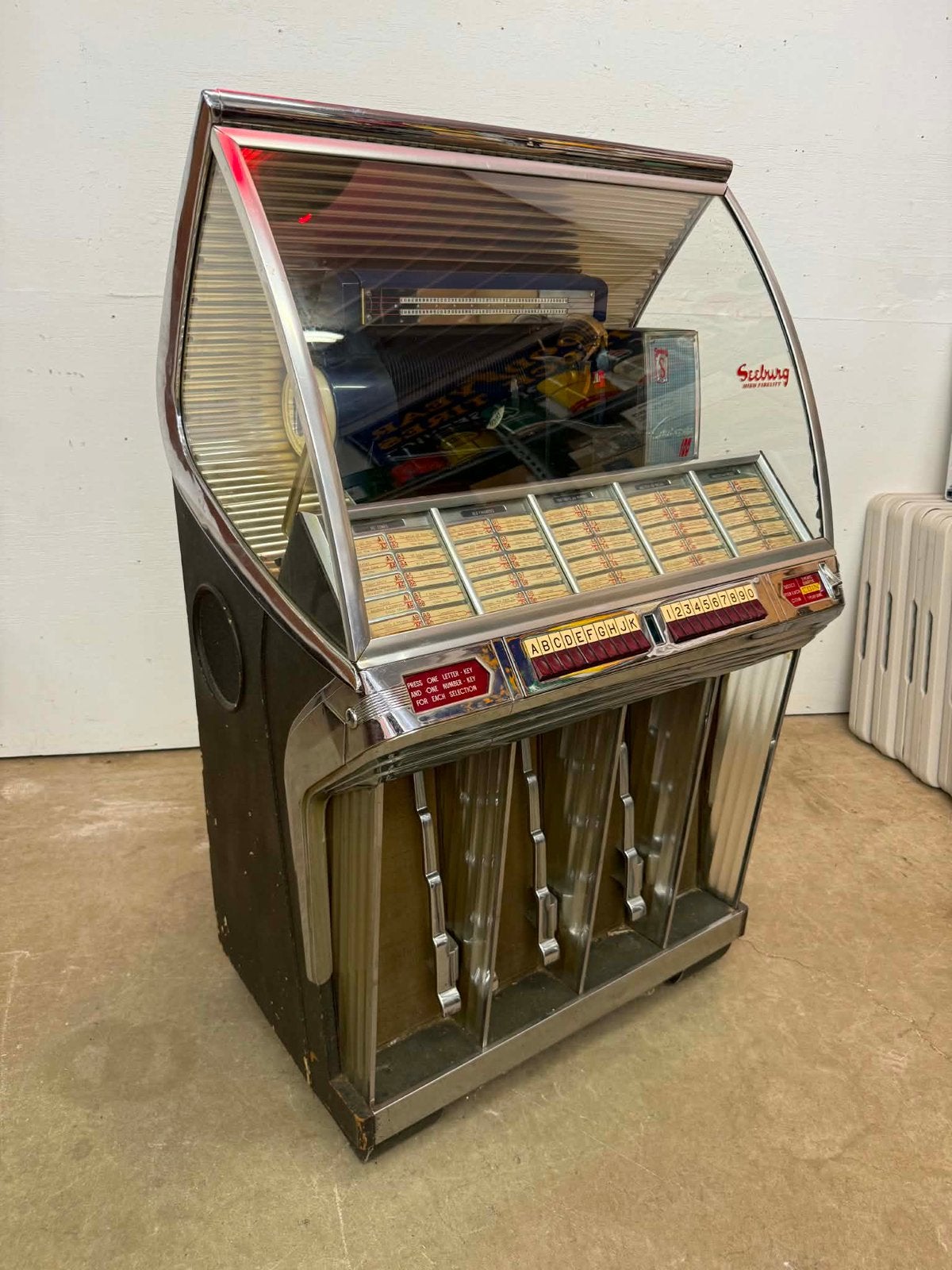 JUKEBOX : SEEBURG HF100R avec un chrome parfait, Collections, Machines | Jukebox, Enlèvement, Utilisé, 1950 à 1960, Seeburg