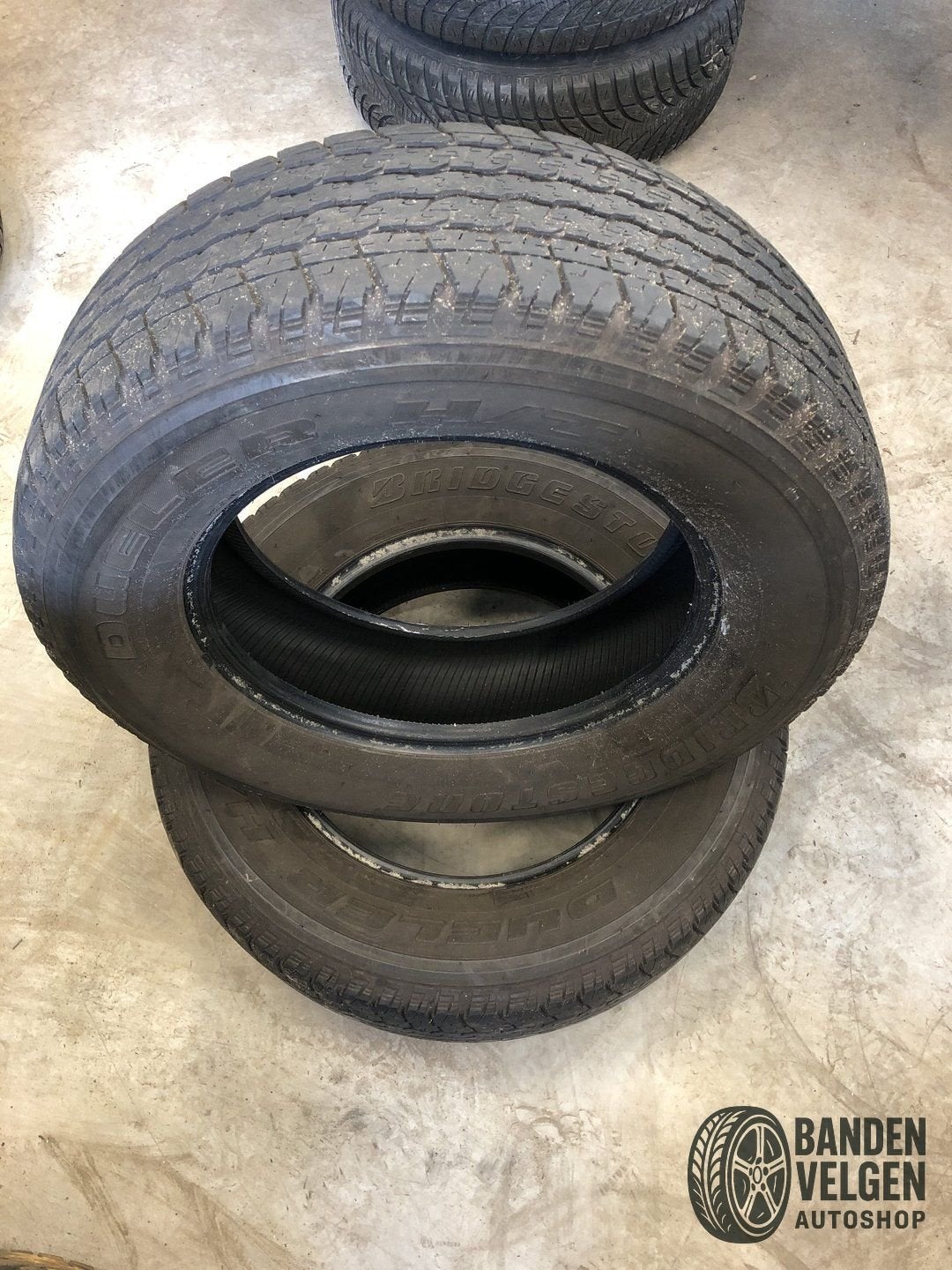 2 x 255-65-17 110S Bridgestone Dueller H/T 840 4 x 4 Isuzu D, Auto-onderdelen, Banden en Velgen, Gebruikt, 255 mm, -, -