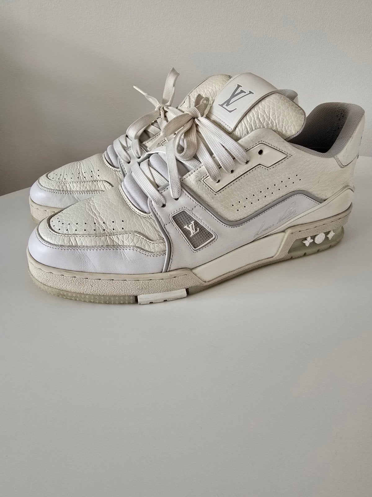 Louis Vuitton Sneakers LV Traineur 44 Full set, Enlèvement ou Envoi, Blanc, Louis Vuitton, Baskets