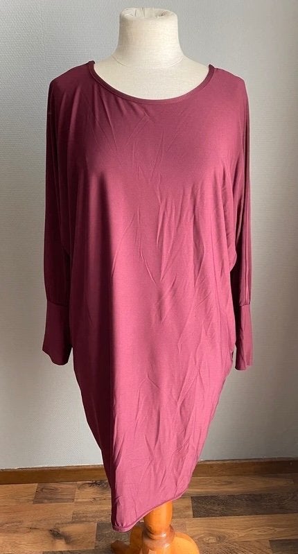Bordeaux jurk met lange mouwen maat L - NIEUW, Kleding | Dames, Jurken, Verzenden, Nieuw, Maat 42/44 (L), Onder de knie