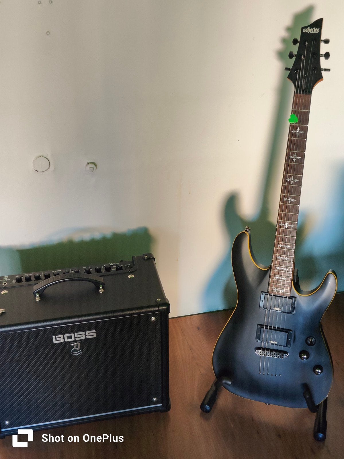Schecter demon 6 (guitar), Ophalen