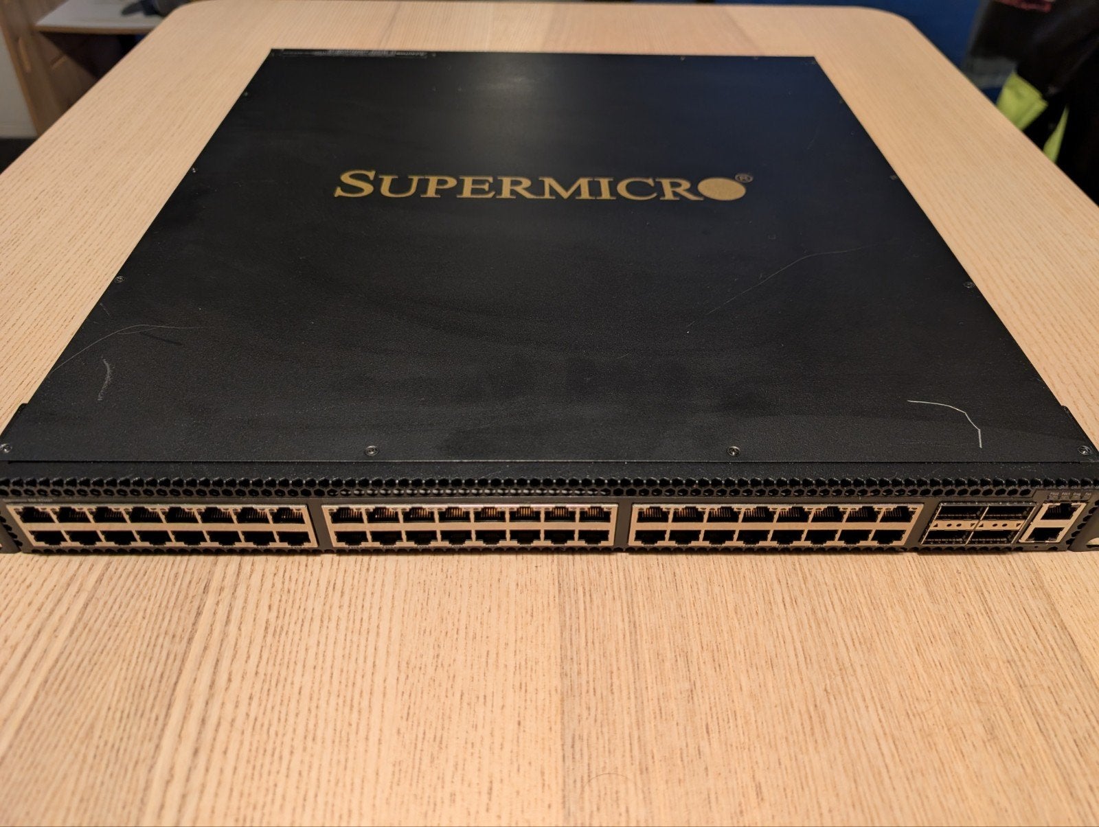 Supermicro SSE-X3348T 48x 10GbE + 4x 40GbE Switch, Ophalen, Gebruikt