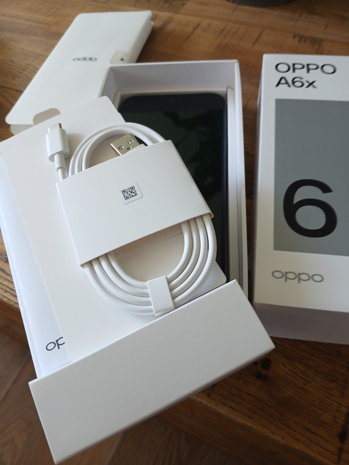 NOUVEAU dans sa boîte, Enlèvement, Oppo