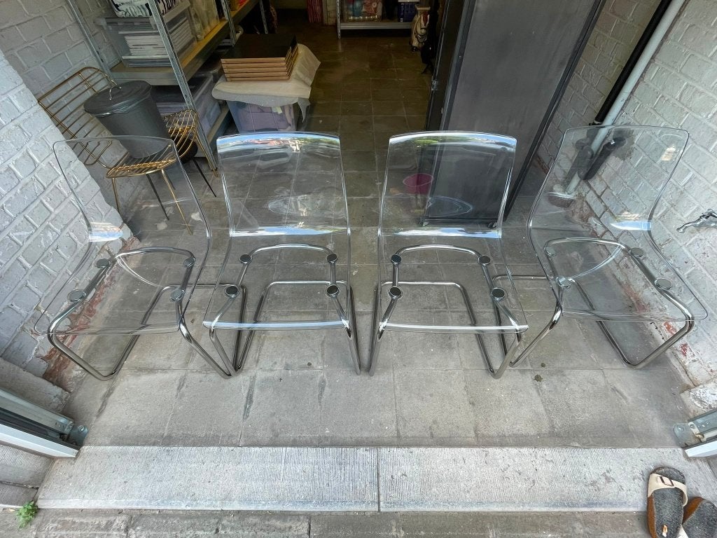 4 chaises tobias très bon état, Enlèvement