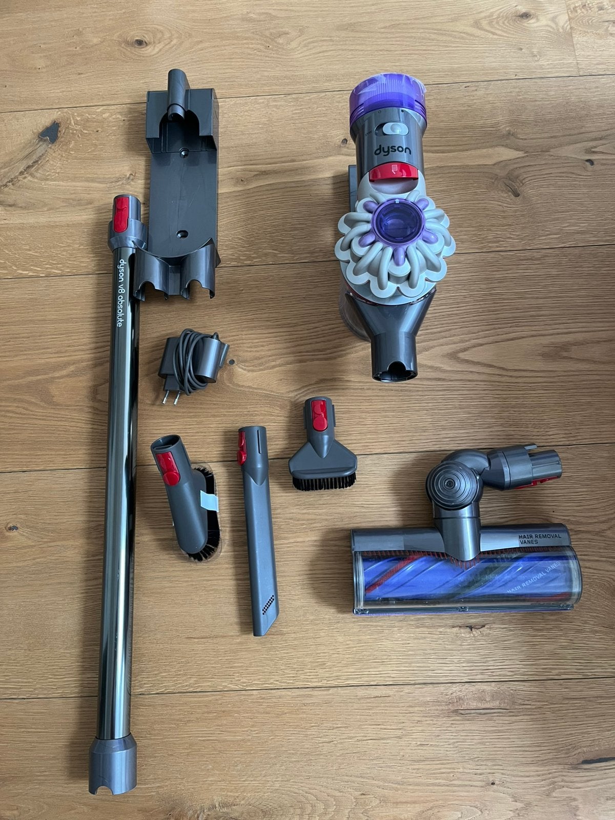 Dyson v8, Enlèvement ou Envoi, Comme neuf, Dyson