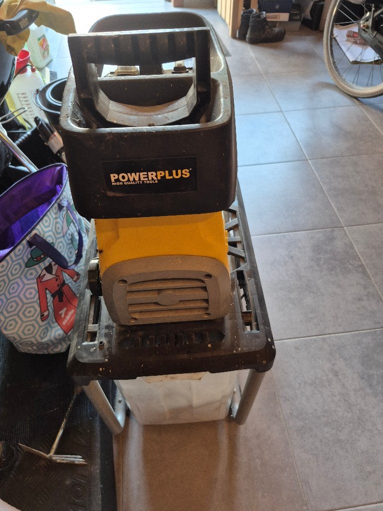 Hakselaar, Tuin en Terras, Hakselaars, Gebruikt, Ophalen of Verzenden, Powerplus, Met opvangbak