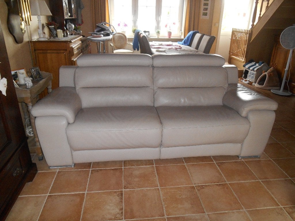 CANAPE BEIGE EN CUIR ETAT IMPECCABLE, Enlèvement, Comme neuf, Cuir