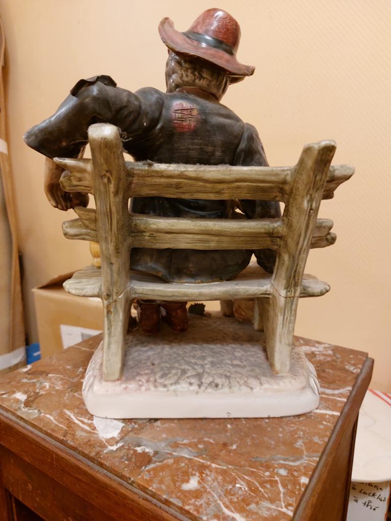 Statuette Capodimonte authentique – Le Clochard sur un banc, Enlèvement