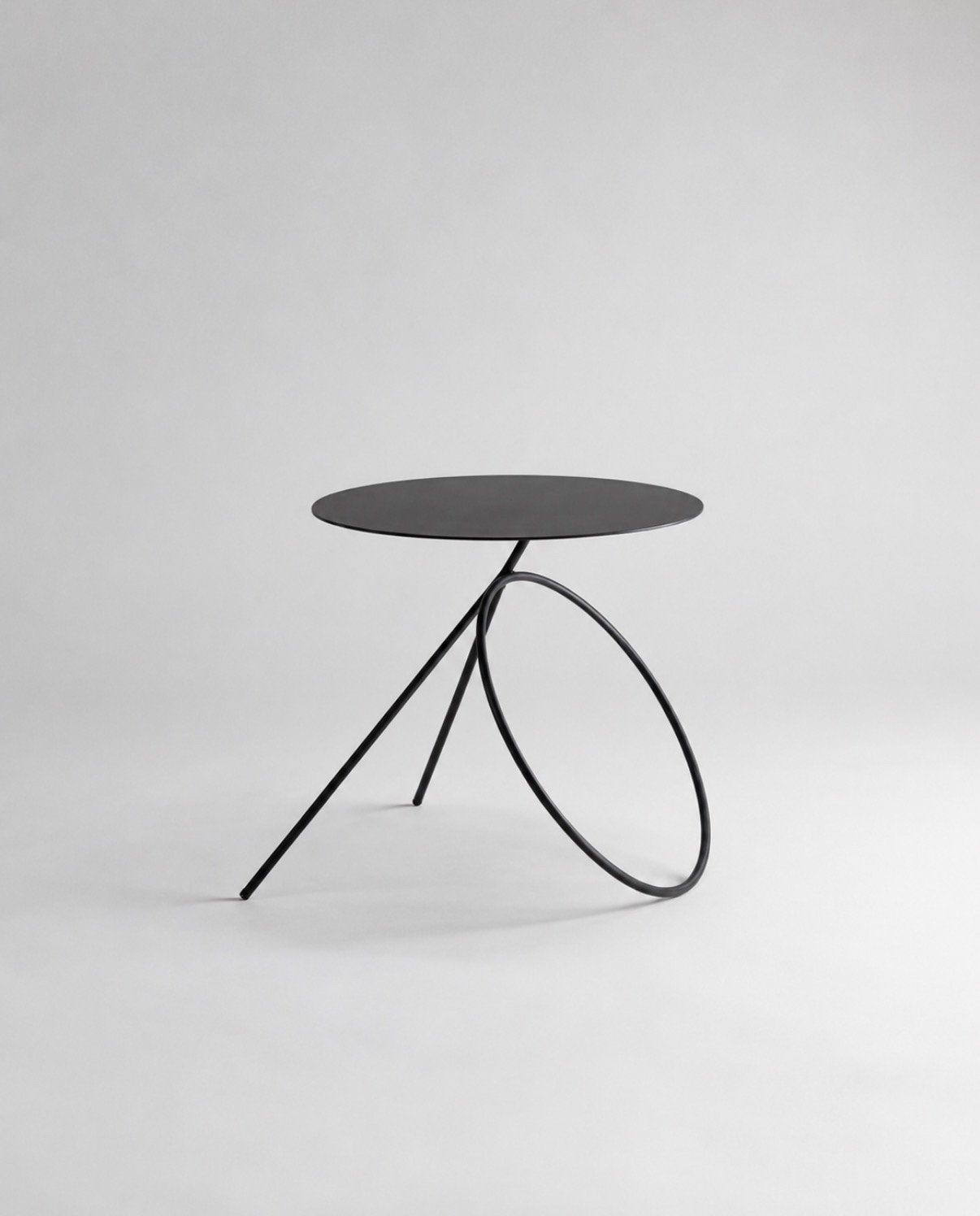 4 Viccarbe Bamba Low Table by Pedro Paulo-Venzon Black Steel, Ophalen, Zo goed als nieuw, Metaal of Aluminium, Design Viccarbe