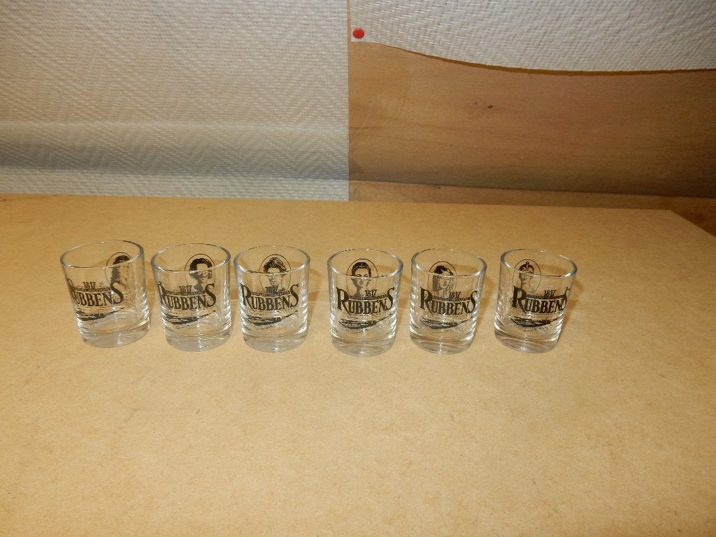 nr.294 - Jeneverglaasjes - koninginnen, Enlèvement, Comme neuf, Verres et Verres à shot