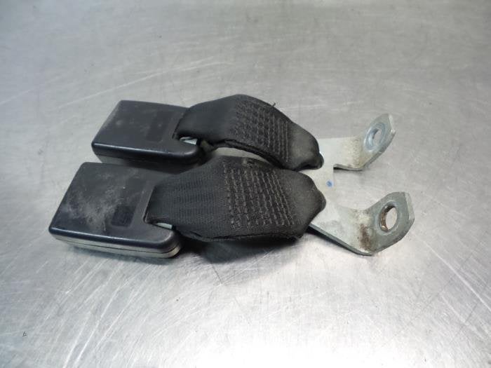 Insertion ceinture de sécurité arrière droite d'un Ford F, -, 3 mois de garantie, -, -