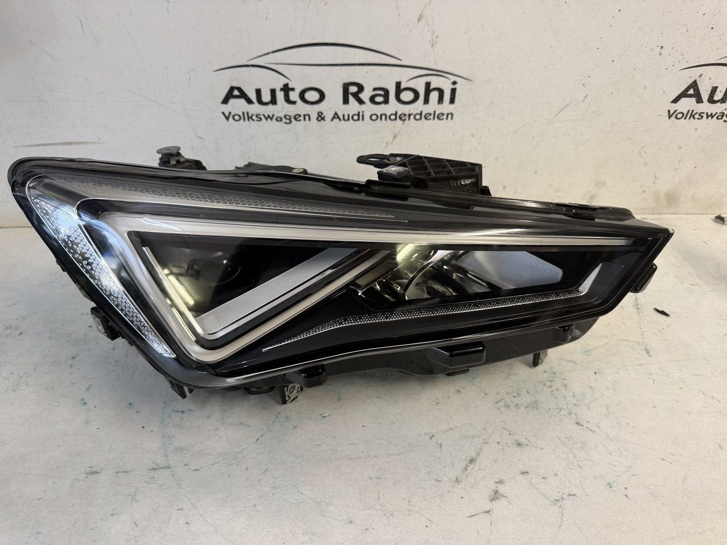 SEAT LEON Cupra  KOPLAMP RECHTS 5FB941008F, Autos : Pièces & Accessoires, -, Utilisé, -, -