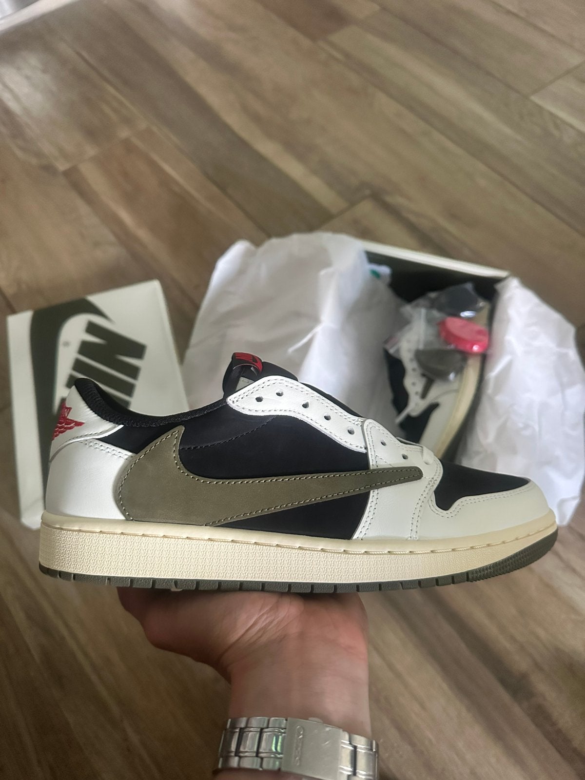 Travis scott olive 42,5, Sport en Fitness, Ophalen of Verzenden, Zo goed als nieuw
